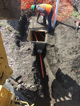 Laying fibre optic cable