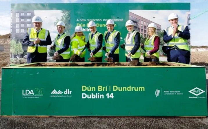Official turning of the sod at Dún Brí